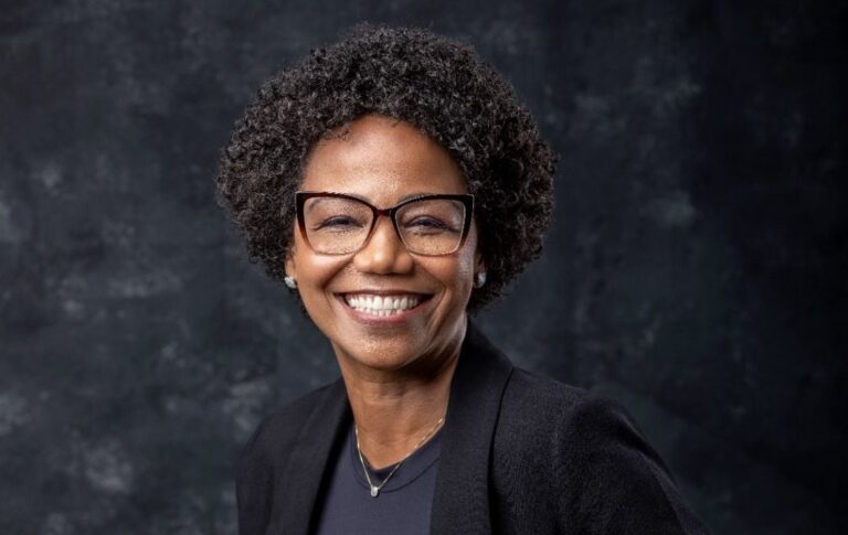 From Public Policy Formulation to Corporate Management. Zazá Sousa’s Hybrid Leadership Model